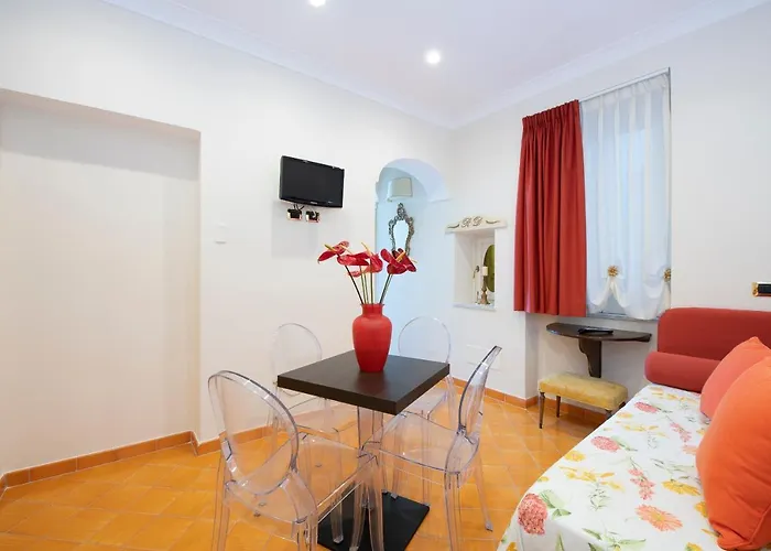 Amalfi Old Square Room & Apartments