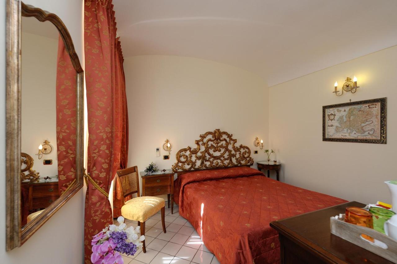 Guest house Old Square & Amalfi
