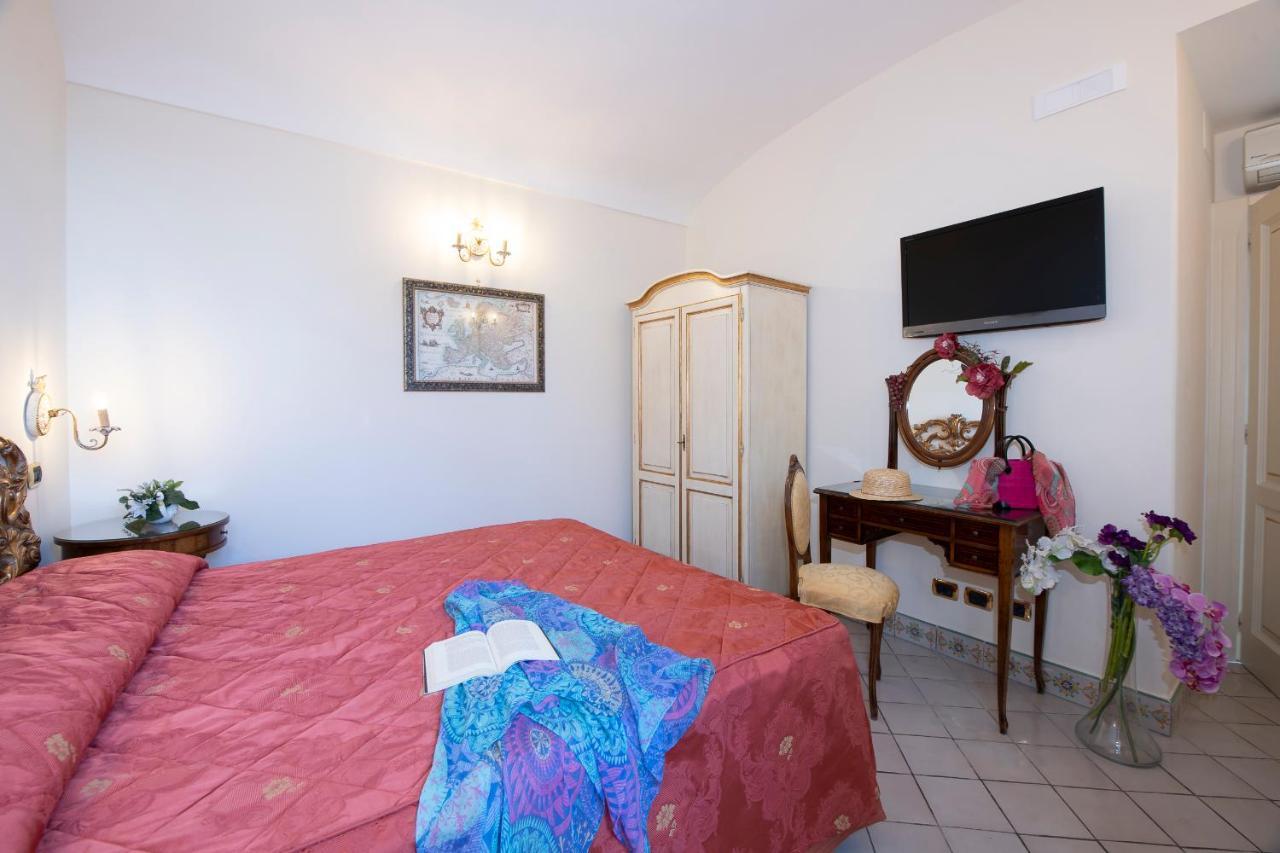 Guest house Old Square &